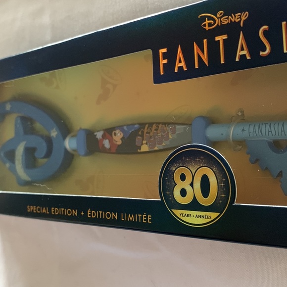 Disney Fantasia Key - Special Edition - New in box - Picture 4 of 4